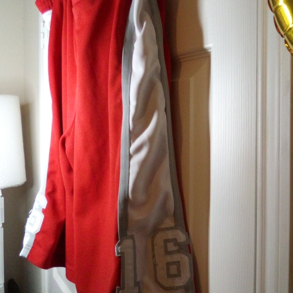 # 1 O - HIP HOP AUTHENTIC #16  SHORT SET 2 pc. XL RED/WHITE  LIKE NEW PRE-LOVED - Picture 6 of 11